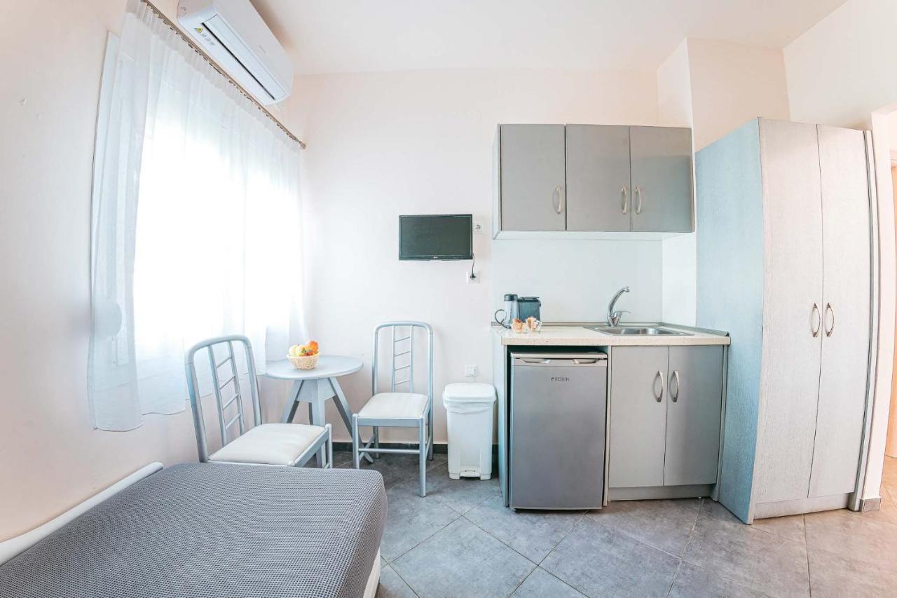Marinis Boutique Rooms Nea Iraklitsa Exterior foto