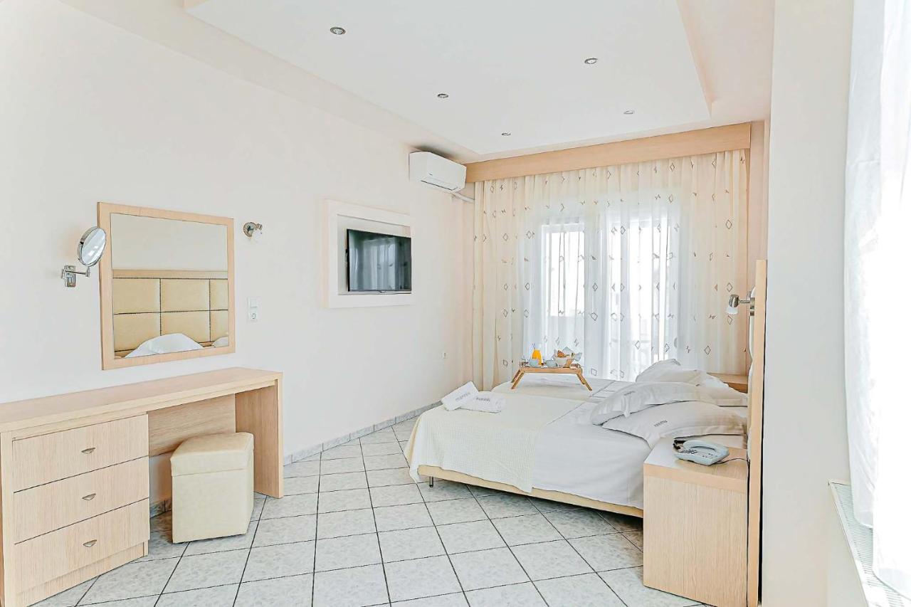 Marinis Boutique Rooms Nea Iraklitsa Exterior foto