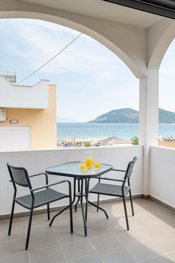 Marinis Boutique Rooms Nea Iraklitsa Exterior foto
