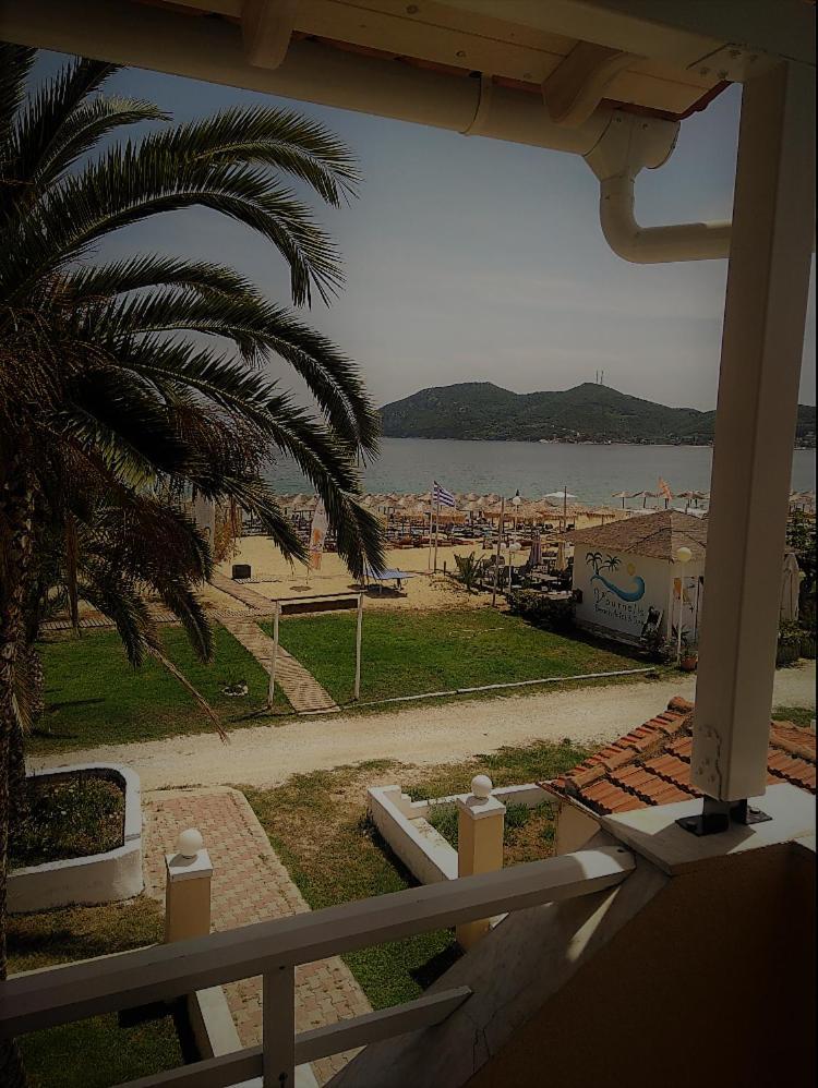 Marinis Boutique Rooms Nea Iraklitsa Exterior foto