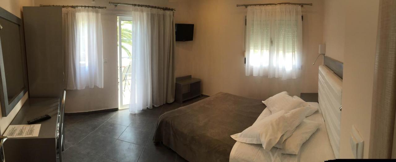 Marinis Boutique Rooms Nea Iraklitsa Exterior foto