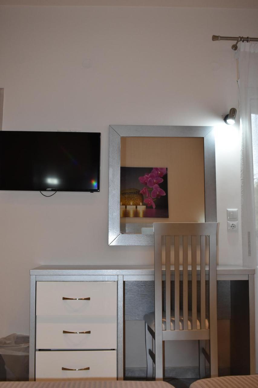 Marinis Boutique Rooms Nea Iraklitsa Exterior foto