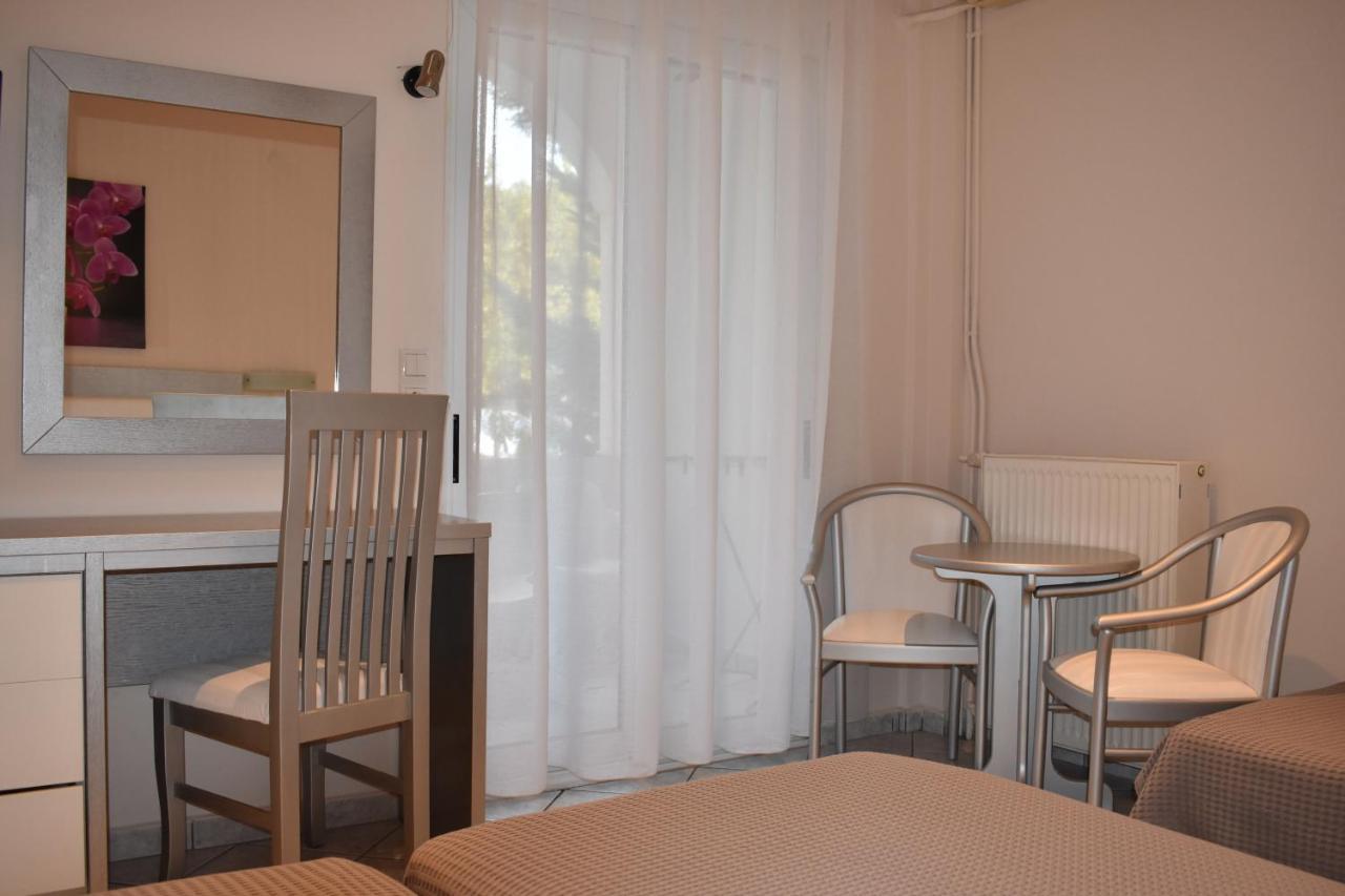 Marinis Boutique Rooms Nea Iraklitsa Exterior foto