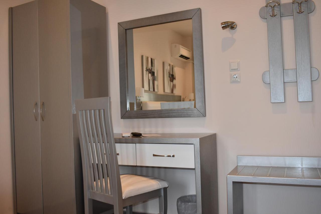 Marinis Boutique Rooms Nea Iraklitsa Exterior foto